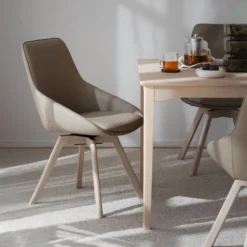 Rowico Home Ruokapöydän Tuolit|Pyörivät Tuolit<Rowico Alison-tuoli, nahka