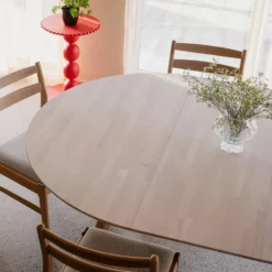 Rowico Home Ruokapöydän Jatkopalat<Rowico Clapperton-jatkopala pyöreään pöytään